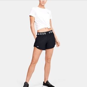 Women’s UA Play Up 5”